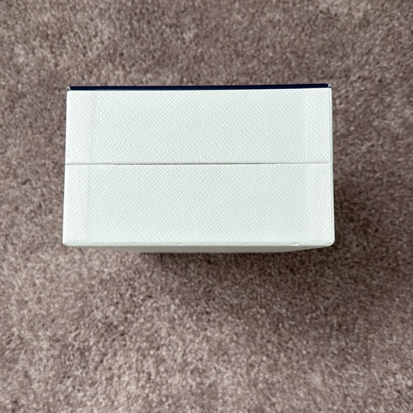 Prada Gift Box & Elastic Band - Picture 4 of 6